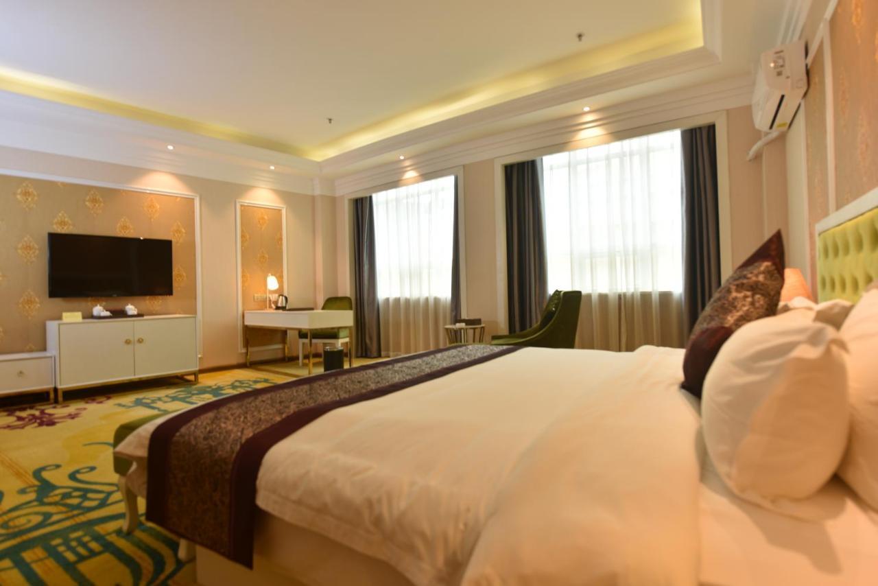 Hong Van Grand Hotel Mong Cai Exterior foto