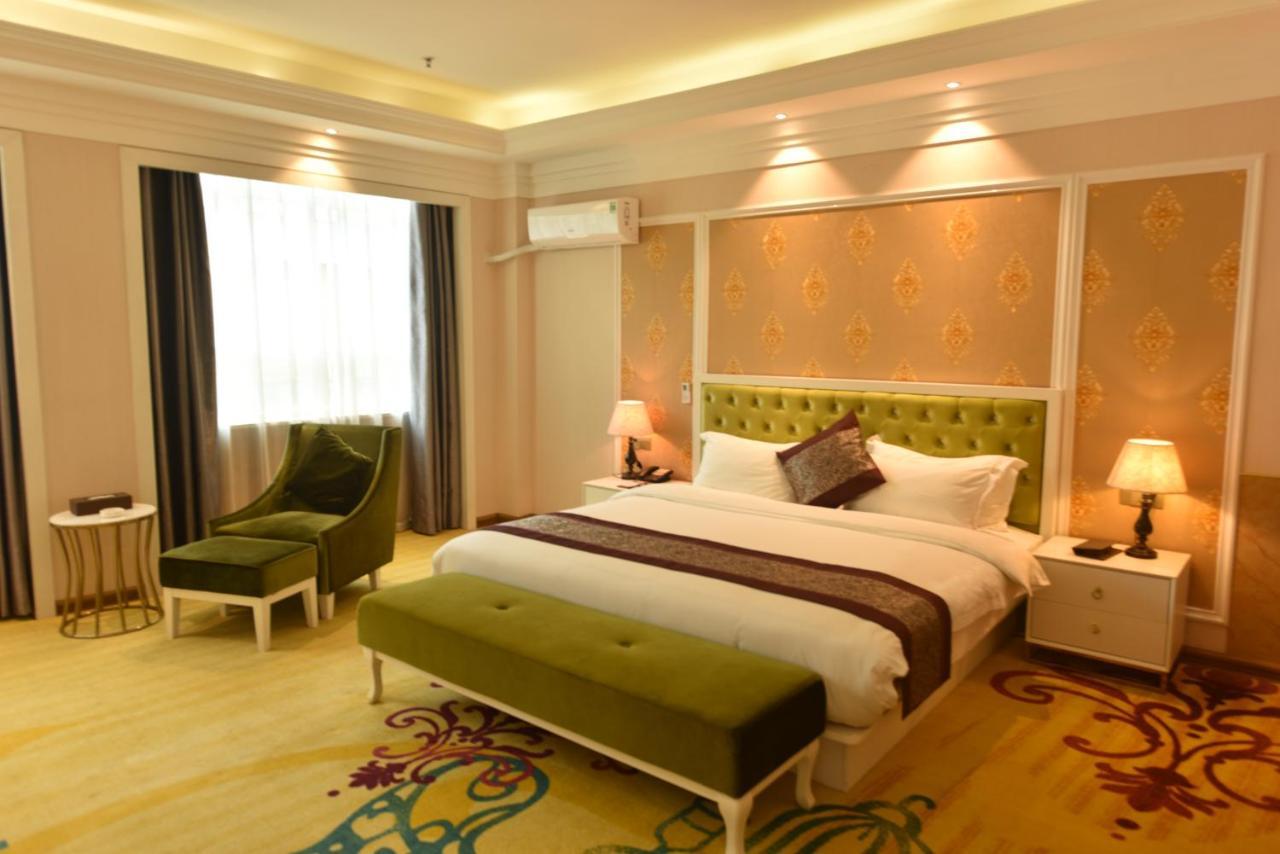 Hong Van Grand Hotel Mong Cai Exterior foto