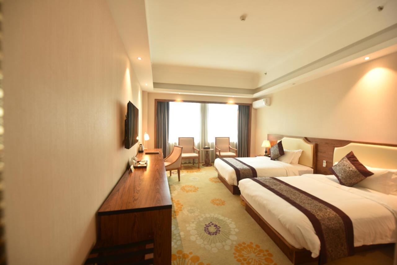 Hong Van Grand Hotel Mong Cai Exterior foto